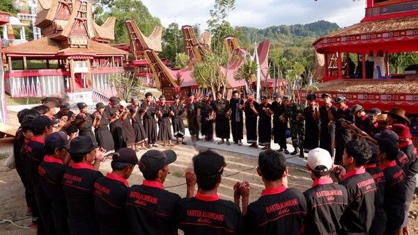 Tradisi Pemakaman Suci dan Unik di Toraja